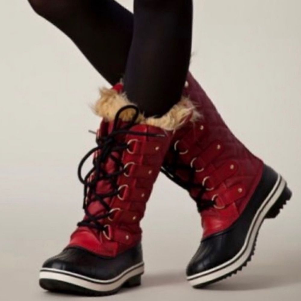 Sorel Red and Black Winter Lace-Up Fur-Trim Boots